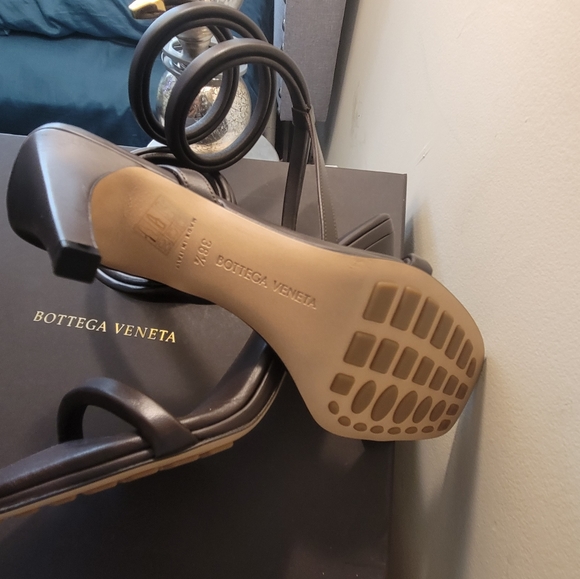 Shoe - Picture 6 of 6